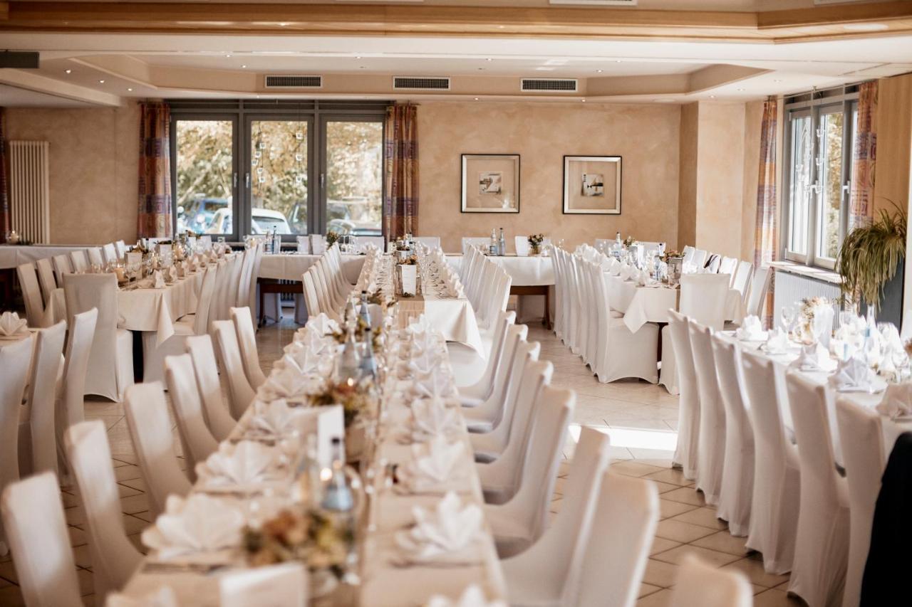 Gasthaus Hotel Zum Mohren 니데르스토칭엔 외부 사진